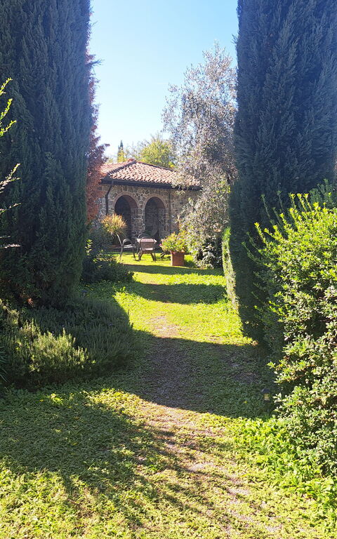 Podere Peteglia: Have, Udendørs, Udvendige