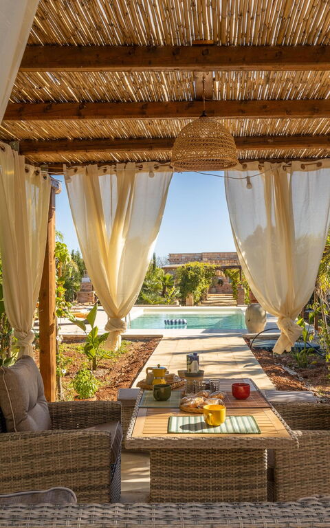 Villa Renedda: Altan / terrasse / gårdhave, pool