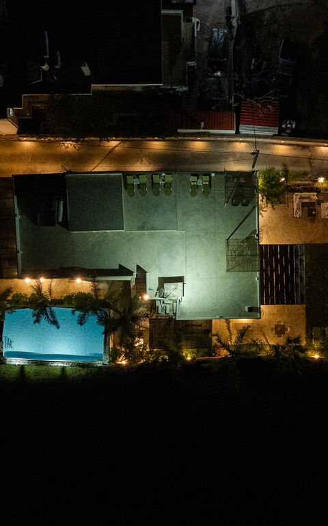 Villa Olympia: pool, Visninger