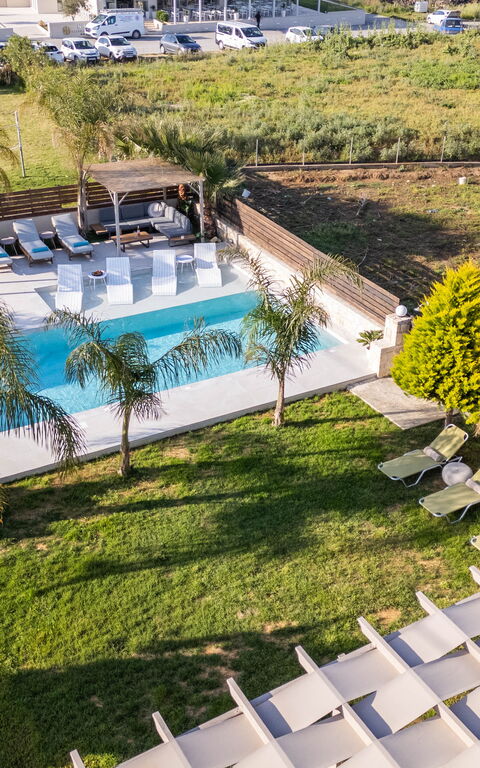 Villa Olympia: Have, pool, Udendørs, Udvendige
