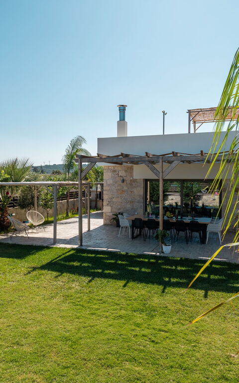 Villa Olympia: Udendørs, Udvendige