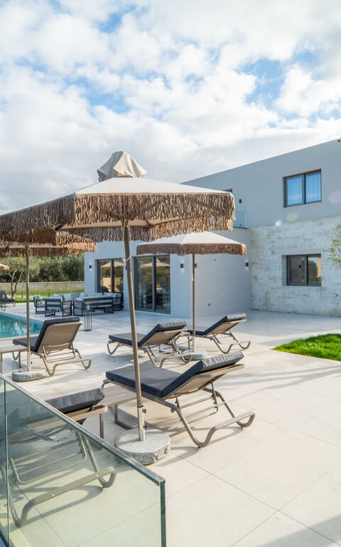 Villa Vasilissa: Udendørs, Udvendige