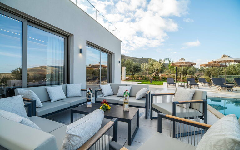 Villa Vasilissa: Udendørs, Udvendige