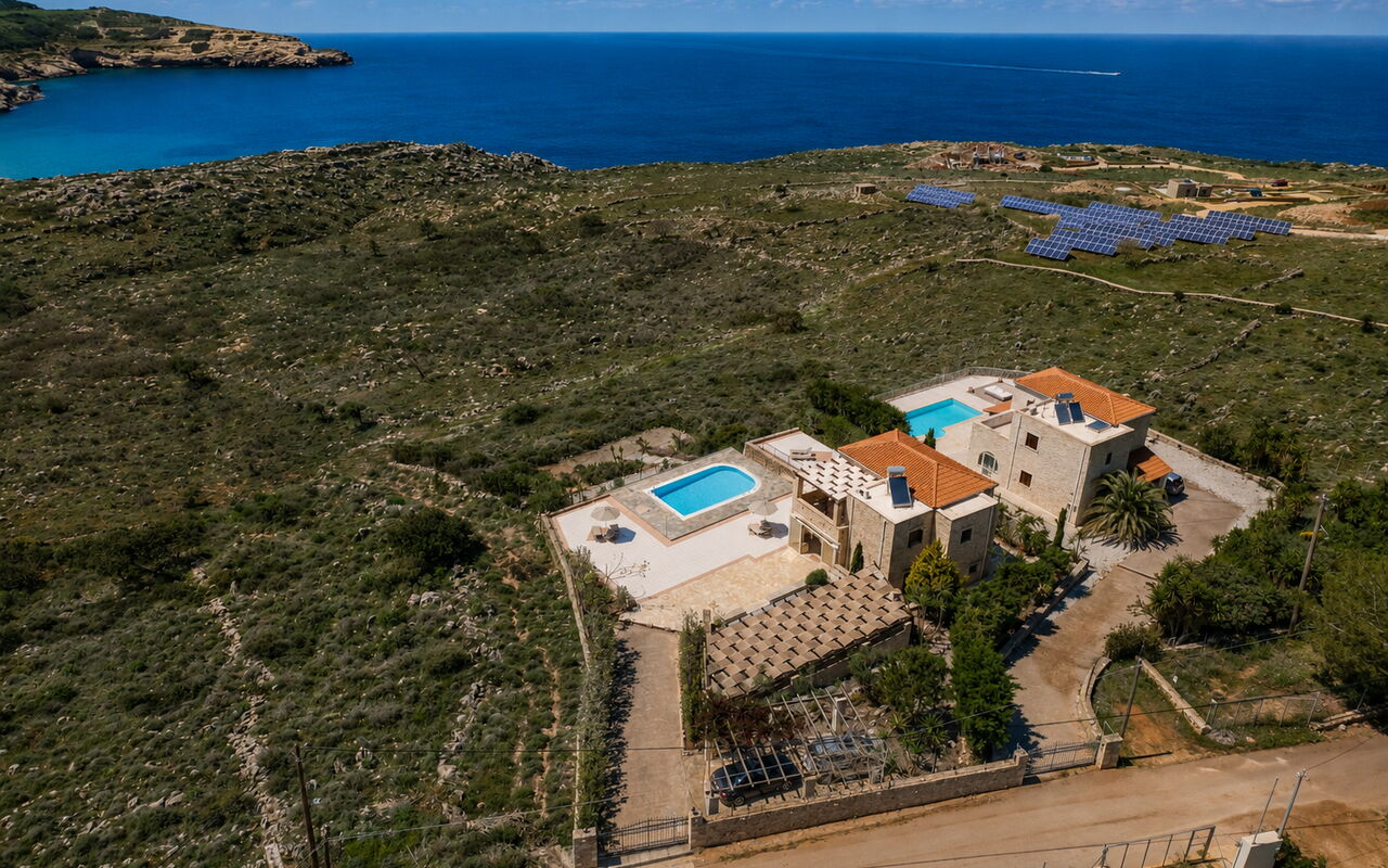 Villa Pi: Udendørs, Visninger
