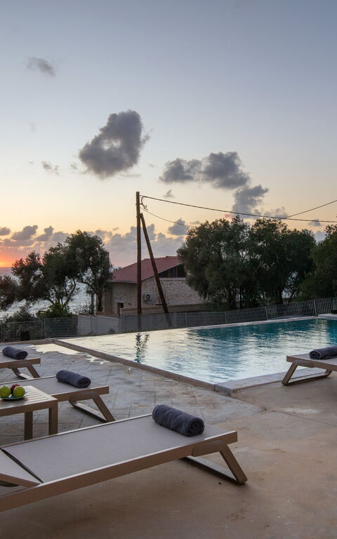 Villa Elais: pool, Udendørs, Visninger