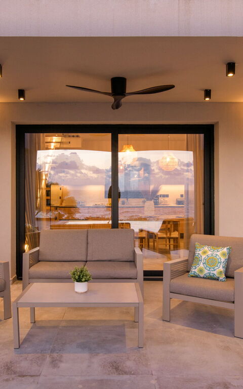 Villa Elais: Udendørs