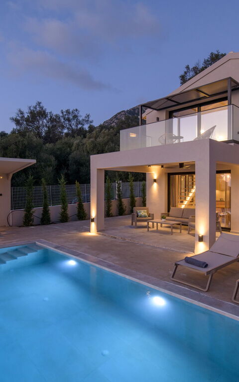 Villa Elais: pool, Udendørs