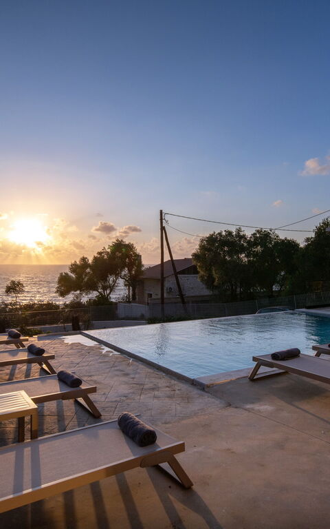 Villa Elais: pool, Udendørs, Visninger