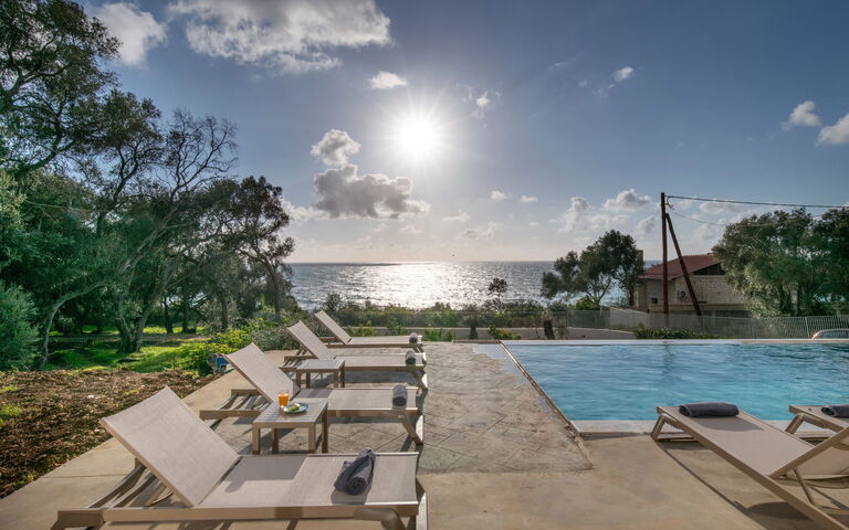 Villa Elais: pool, Udendørs, Visninger