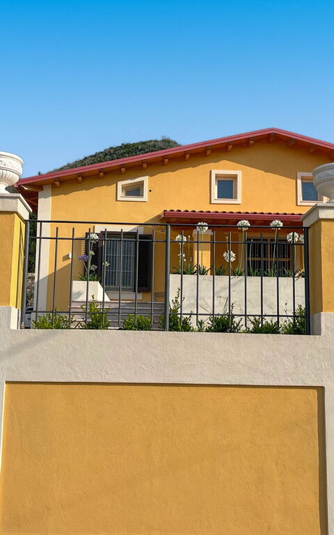 Le Driadi: Udendørs, Udvendige