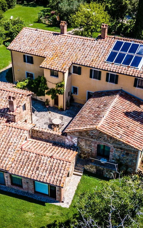 Podere i Prati: Udendørs, Udvendige