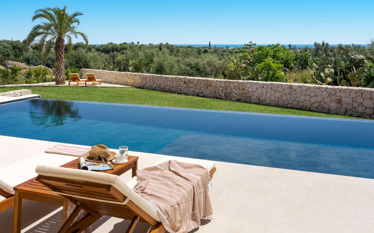 Eos Villa: Have, pool, Udendørs, Udvendige