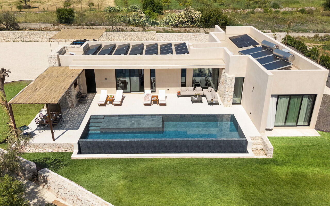 Eos Villa: Have, pool, Udendørs, Udvendige