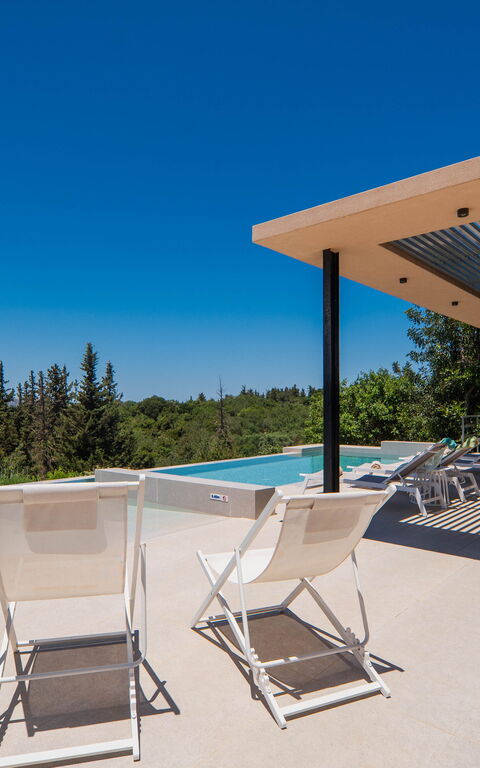 Villa Melia: pool, Udendørs