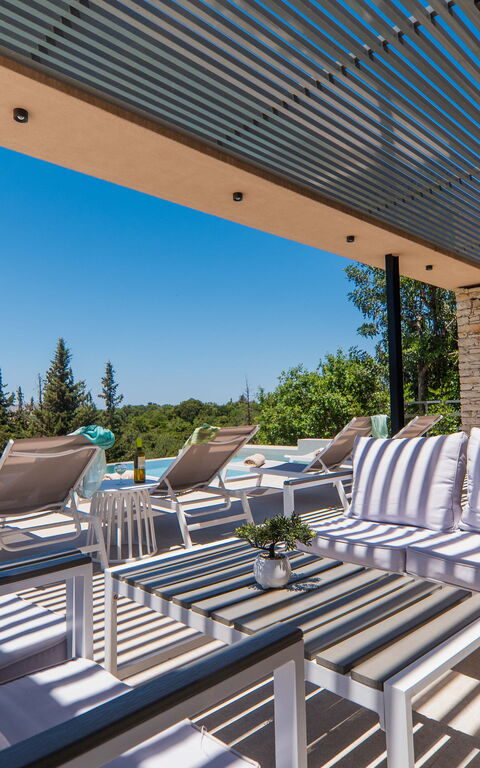 Villa Melia: pool, Udendørs
