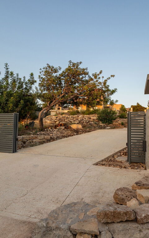 Villa Melia: Udendørs, Udvendige