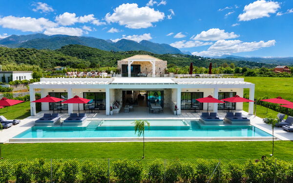 Villa Nobilita: Have, pool, Udendørs, Udvendige, Visninger