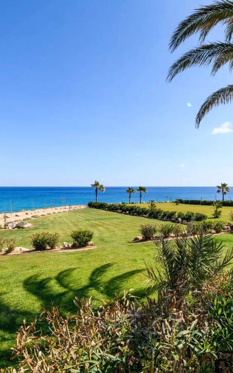 Royal Beachfront Villa: Have, Udendørs, Udvendige, Visninger