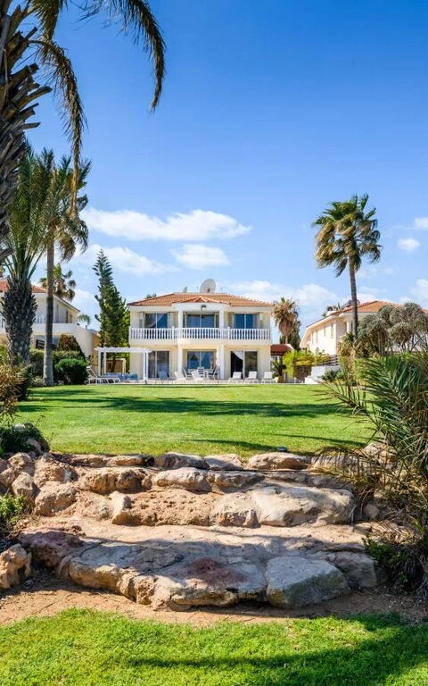 Royal Beachfront Villa: Have, Udendørs, Udvendige