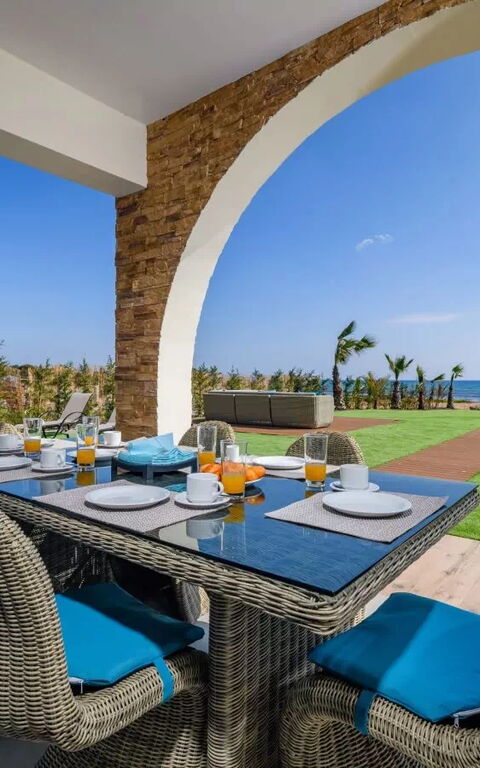 Serenity Seafront Villa: Altan / terrasse / gårdhave, Udendørs, Udvendige