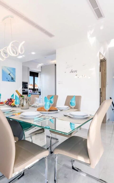 Serenity Seafront Villa: Frokostlokale