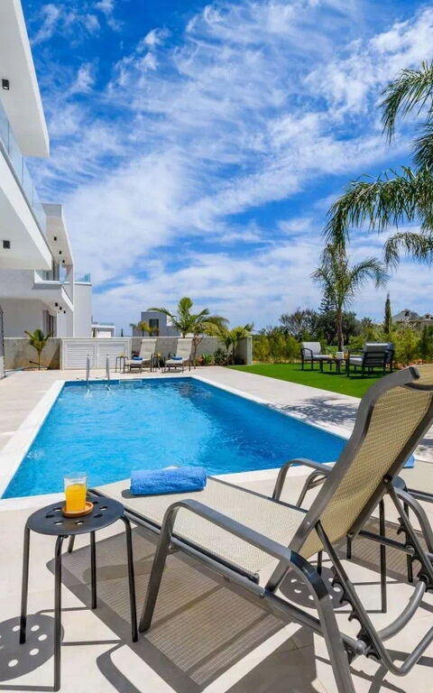 By the Beach - Royal Sapphire Villa: pool, Udendørs, Udvendige