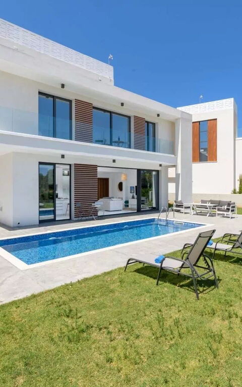By the Beach - White Coral Villa: Have, pool, Udendørs, Udvendige