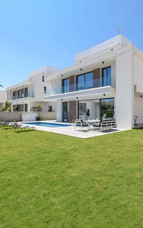 By the Beach - White Coral Villa: Have, pool, Udendørs, Udvendige