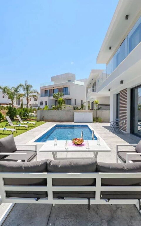 By the Beach - White Coral Villa: Have, pool, Udendørs, Udvendige