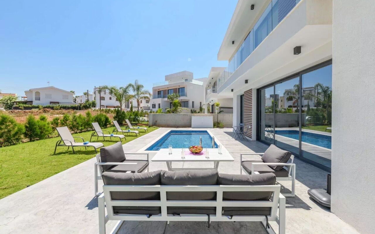 By the Beach - White Coral Villa: Have, pool, Udendørs, Udvendige