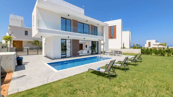 By the Beach - White Coral Villa: Have, pool, Udendørs, Udvendige