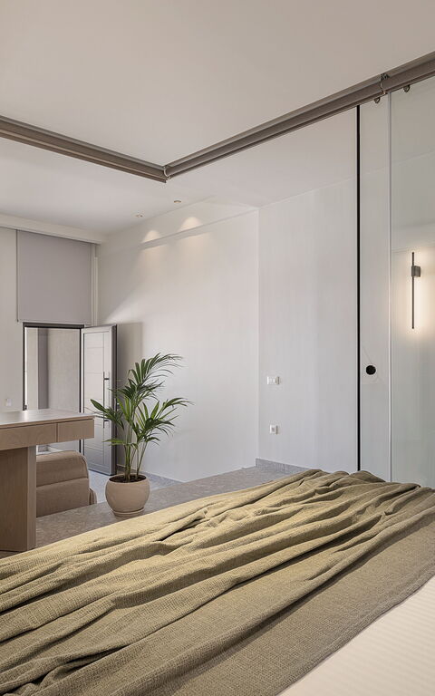 Ares Luxurious Residence: soveværelse