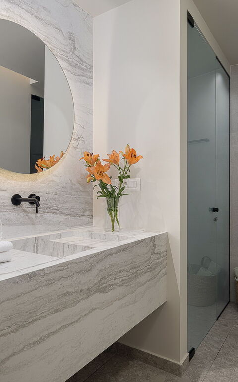 Ares Luxurious Residence: Badeværelse