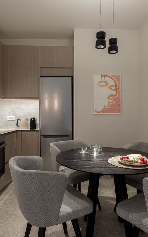 Ares Luxurious Residence: Frokostlokale, Køkken