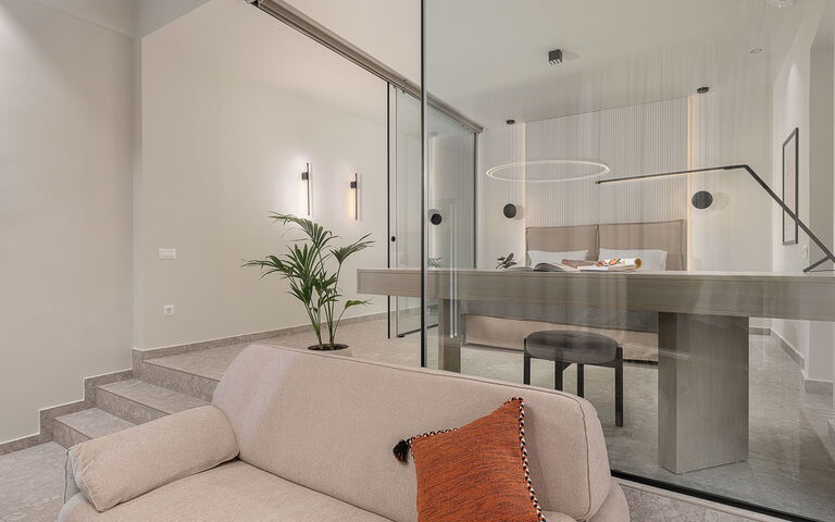 Ares Luxurious Residence: Stue