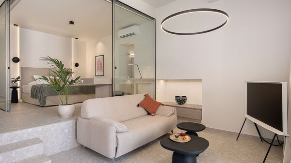 Ares Luxurious Residence: soveværelse, Stue