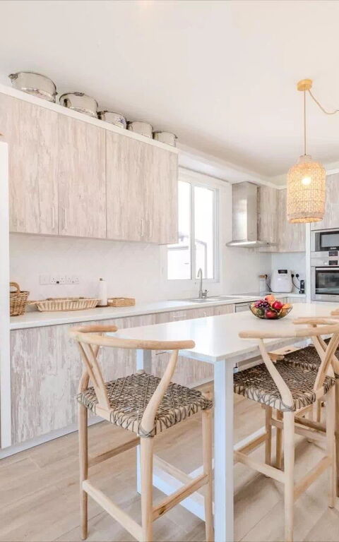 Aya Thekla Beach House: Frokostlokale, Køkken