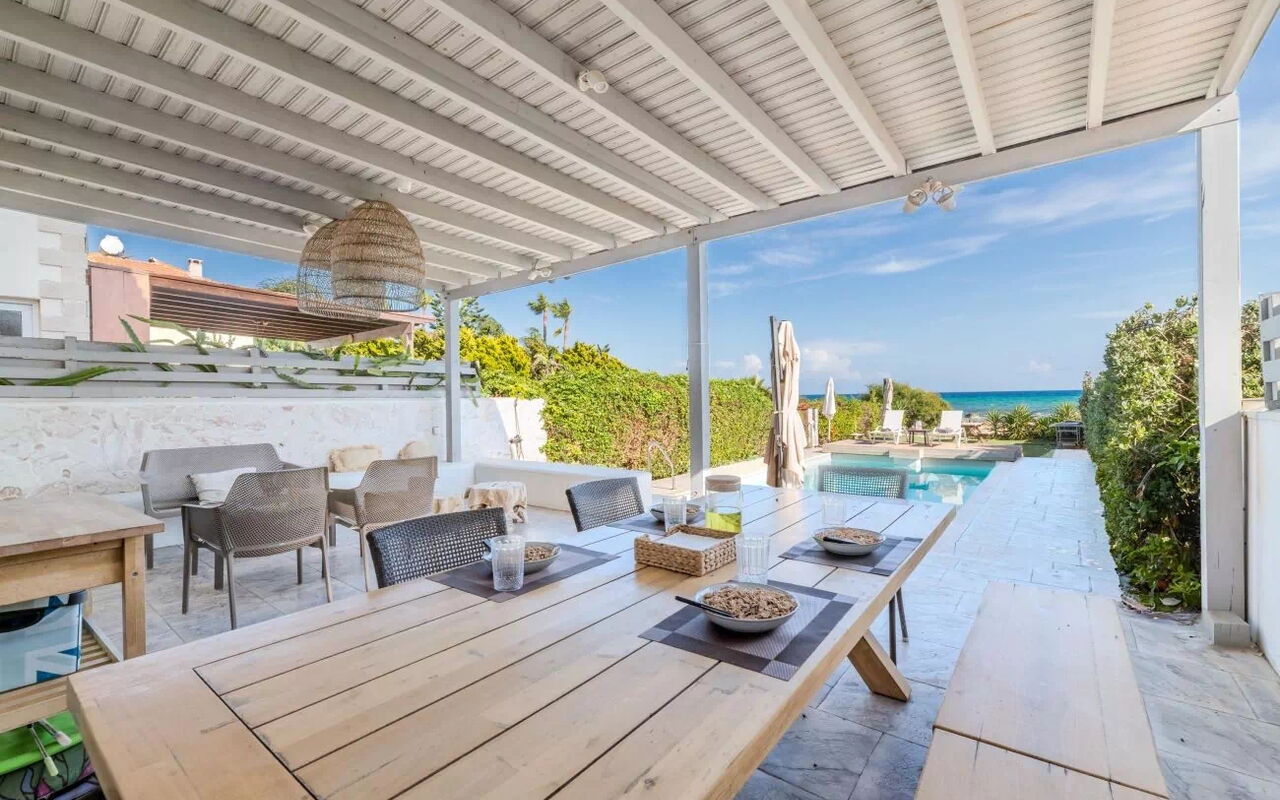 Aya Thekla Beach House: Altan / terrasse / gårdhave, pool, Udendørs, Udvendige