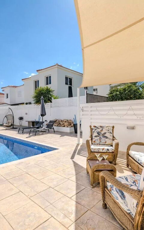 Ayia Triada Beach Gardens: pool, Udendørs, Udvendige