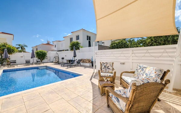 Ayia Triada Beach Gardens: pool, Udendørs, Udvendige