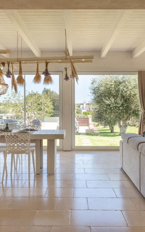 Villa Calanthia: Frokostlokale, Stue