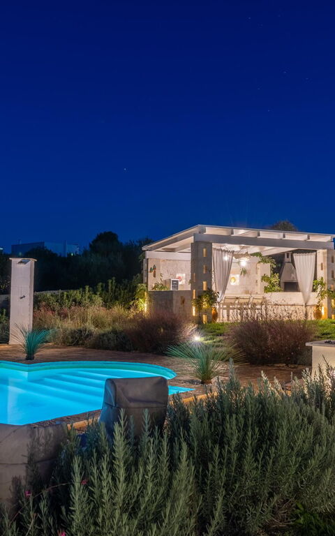 Villa Calanthia: Have, pool, Udendørs, Udvendige