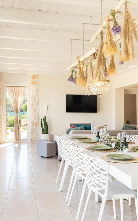 Villa Calanthia: Frokostlokale, Stue