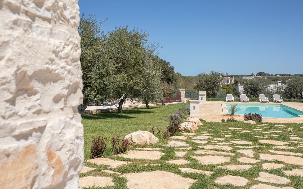 Villa Calanthia: Have, pool, Udendørs, Udvendige