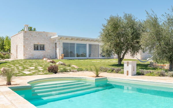 Villa Calanthia: Have, pool, Udendørs, Udvendige
