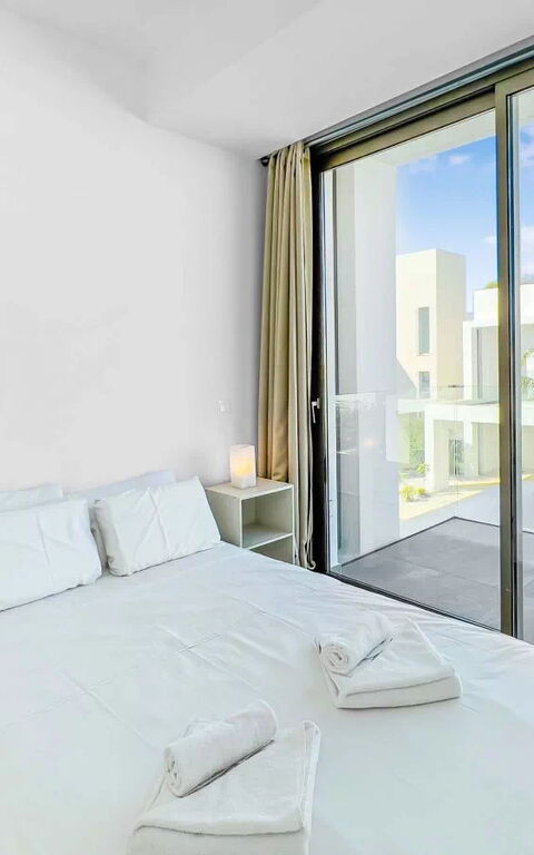 Azure Seaview- Garnet Villa: soveværelse