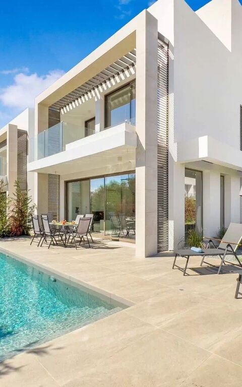 Azure Seaview- Garnet Villa: pool, Udendørs, Udvendige