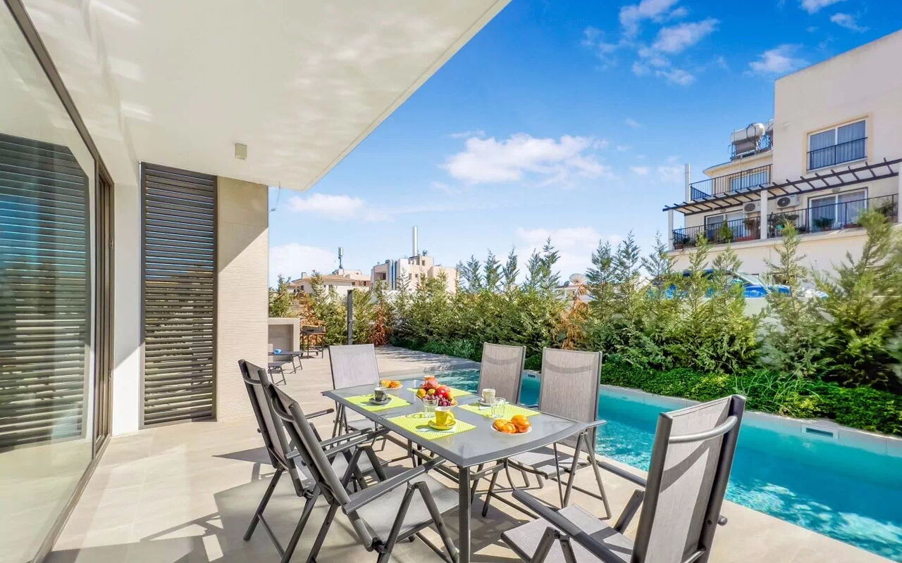 Azure Seaview- Garnet Villa: Altan / terrasse / gårdhave, pool, Udendørs, Udvendige