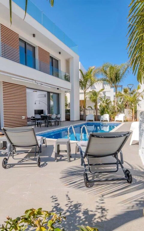 By the Beach - Aura Villa: pool, Udendørs, Udvendige
