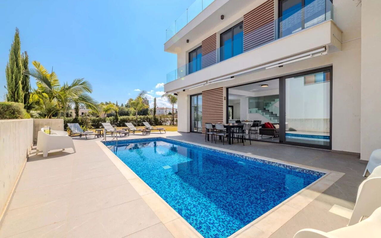 By the Beach - Aura Villa: pool, Udendørs, Udvendige